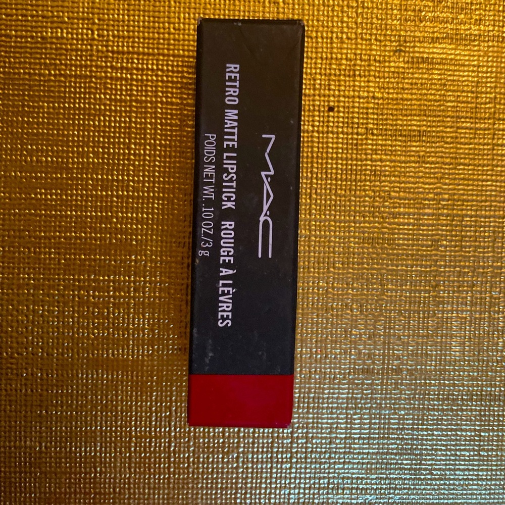 MAC RETRO MATTE LIPSTICK RUBY WOO - Picture 3 of 7